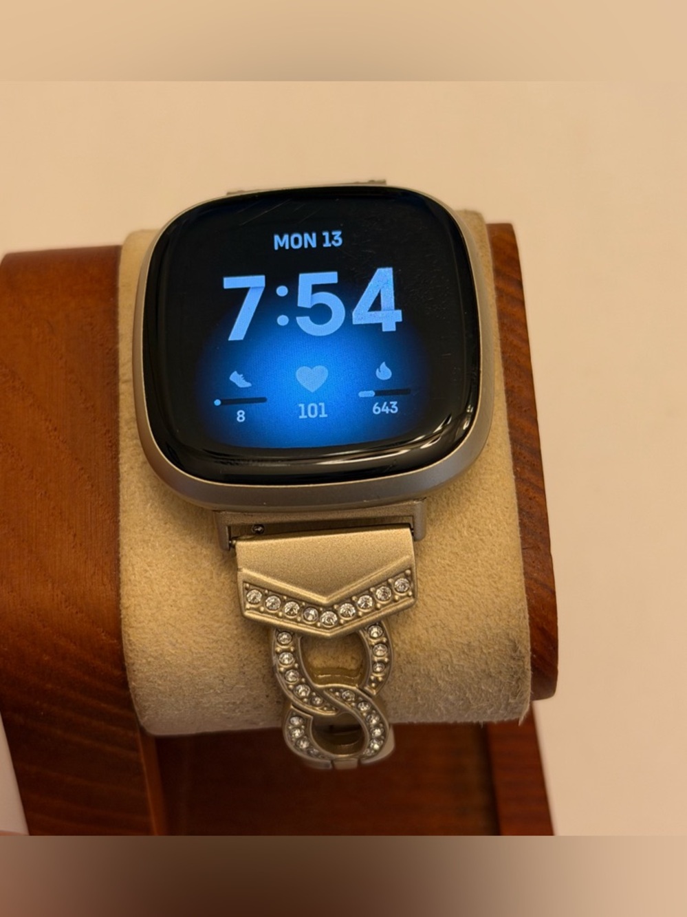 Fitbit Versa 3, Tested, Charger Included, Gold Case/stainless Steel Band - Picture 7 of 10